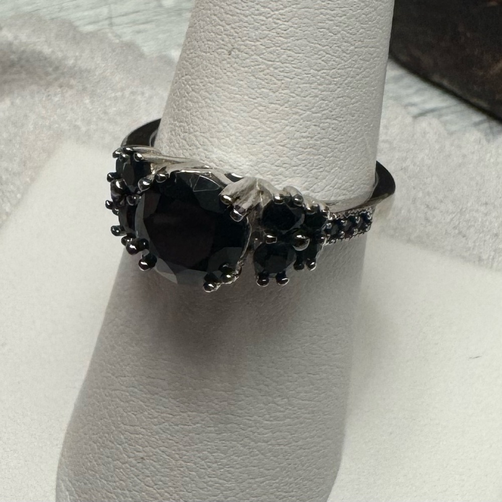 Black Spinel Style Cocktail Ring | Silver Tone | Gothic Statement Ring | Size 8 - Picture 5 of 11